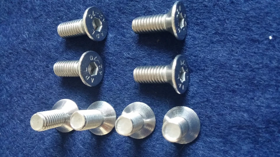 SEAT LEON (2005 > 2013) BRAKE DISC RETAINING SCREWS QUALITY STAINLESS STEEL  X 8 - Image 1 of 1