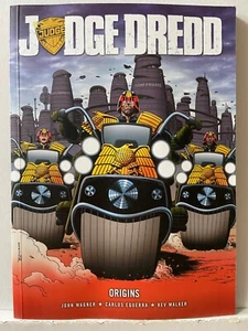 Judge Dredd Origins By John Wagner, Carlos Equerra Softback New 580G - Imagen 1 de 3