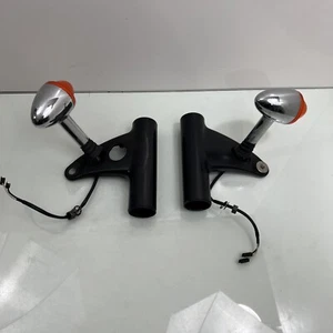 2001-08 TRIUMPH BONNEVILLE  FRONT RIGHT LEFT TURN SIGNALS BLINKERS & MOUNTS I - Picture 1 of 5