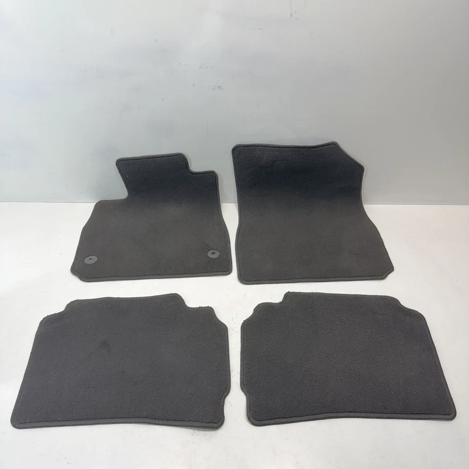 2016-2025 CHEVROLET MALIBU FRONT & REAR RIGHT & LEFT SIDE FLOOR MATS SET 4 OEM Foto 1 de 4