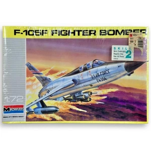 1990 Monogram Republic F-105 Thunderchief 1:72 Scale Kit #5450 ☆New Sealed☆ - Picture 1 of 10