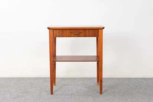 Mahogany Scandinavian Bedside Table - (324-352.3) - Picture 1 of 10