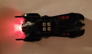 BATMAN 1989 BATMOBILE DC COMICS 4 Buttons W/ LIGHTS & SOUNDS **WORKS** 7" Long - Imagen 1 de 10