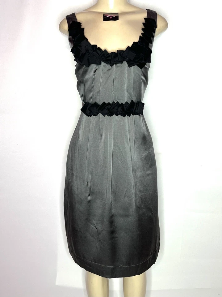 GRAHAM & SPENCER GRAY W/BLACK FLOWER ACCENT 100% SILK SIZE MED - Image 1 of 3