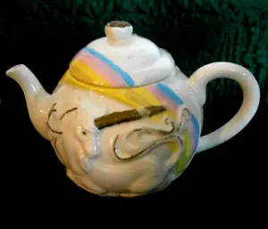 Vintage Tea Pot with a raised Unicorn on both sides of the small tea pot - Picture 1 of 7
