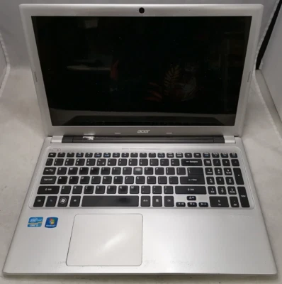 15.6" Acer V5-571-6605 (I3-2367M/8GB RAM/250GB SSD) - Windows 10 Home 64-Bit - Image 1 of 4