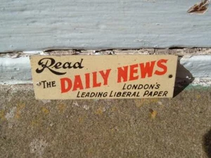 BASSETT LOWKE READ THE DAILY NEWS MODEL RAILWAY SIGN 5.5 LONG 1.5 WIDE - Picture 1 of 2