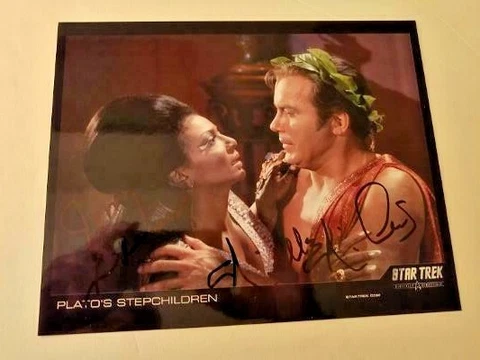 NICHELLE NICHOLS Signed Photo Original Star Trek -  Plato's Stepchildren Episode Cover