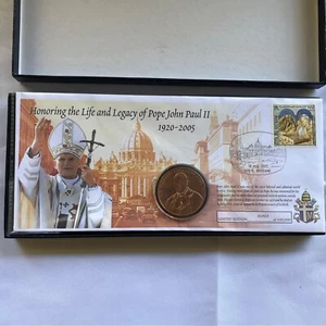 Coin and Cachet Honoring the Life and Legacy of Pope John Paul II ~ 1920-2005 - Picture 1 of 4