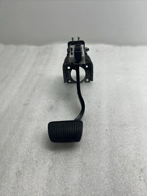 2017 Hyundai Sonata Se Brake Pedal Assembly Used Oem - Image 1 of 4