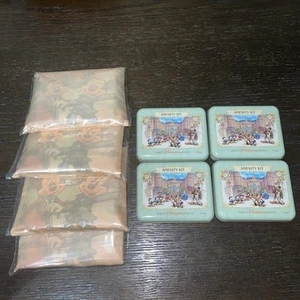 4 bolsas de mano Tokyo Disneyland Hotel Mickey & Minnie, nuevas en paquete y 4 latas vacías - Imagen 1 de 3