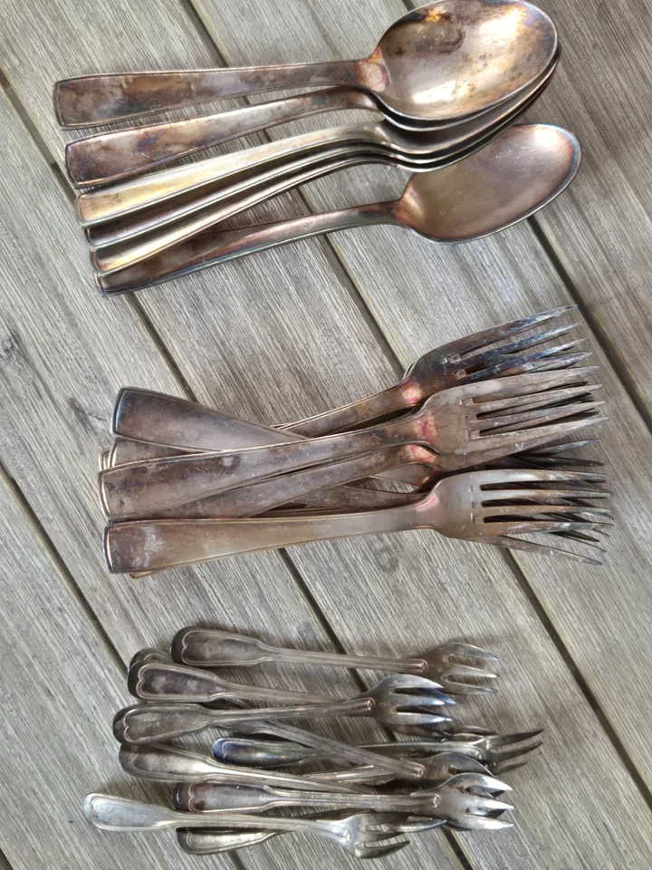 LOT D'ARGENTERIE POINCONNE - Photo 1/4