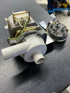 Part for Miele Glassware Washer Disinfector G7736CD MCU Liquid Pump (smaller) - Picture 1 of 3