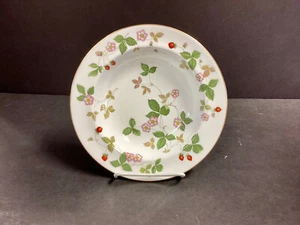 Wedgwood ~ Wild Strawberry ~  Rimmed Soup Bowl (s) - Picture 1 of 2