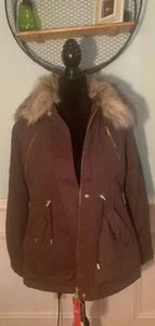 Neu mit Etikett Yoki brauner gefütterter Parka mit Fellkragen und Reißverschluss Größe Medium - Bild 1 von 11