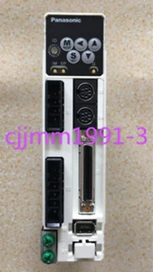 1 PIEZA USADO Servocontrolador Panasonic MADDT1207052 - Imagen 1 de 2
