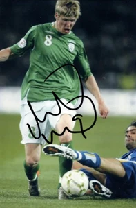 IRELAND, LEEDS UNITED & WOLVES: ANDY KEOGH SIGNED 6x4 ACTION PHOTO+COA - Picture 1 of 1