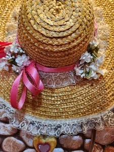 Vintage dekorativer Wandbehang Strohhut mit Spitze und Satinbändern 12 Zoll - Bild 1 von 11