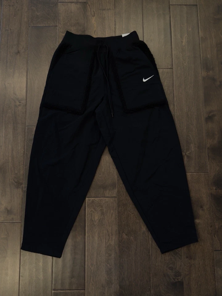 Nike Nuevo sin Etiquetas Pantalones Mujer Talla S DQ6809-010 Suelto Cintura Alta Sherpa Bolsillo Polar Foto 1 de 4
