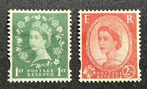 GB - 2002 : 1st & 2nd Portraits of Queen Elizabeth, Scott# 2022-23 - Foto 1 di 1
