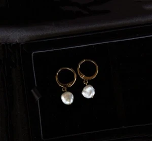 18K Gold Plated 6mm Natural Keshi Pearls Earrings - Picture 1 of 3