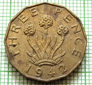 GREAT BRITAIN GEORGE VI 1942 THREEPENCE 3 PENCE thrift plant, BRASS WWII era - Picture 1 of 6