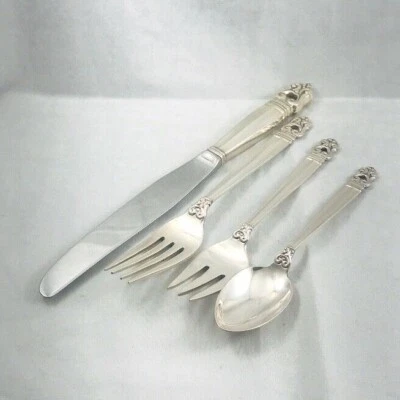 Ajuste de lugar de almuerzo Royal Danish by International Sterling de 4 piezas Foto 1 de 4