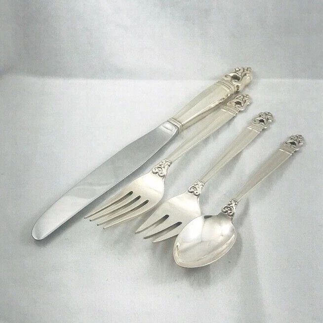 Ajuste de lugar de almuerzo Royal Danish by International Sterling de 4 piezas Foto 1 de 4