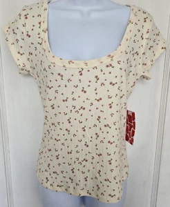 Heart & Hips Junior's Pale Yellow w/ Floral Design 100% Cotton Cap Sleeve Top L - Picture 1 of 9