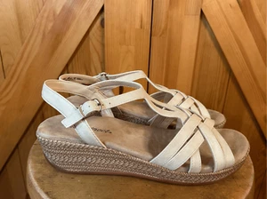 Easy Street Lua Damen-Keilsandalen Knochen Größe 9M neu ohne Etikett - Bild 1 von 8