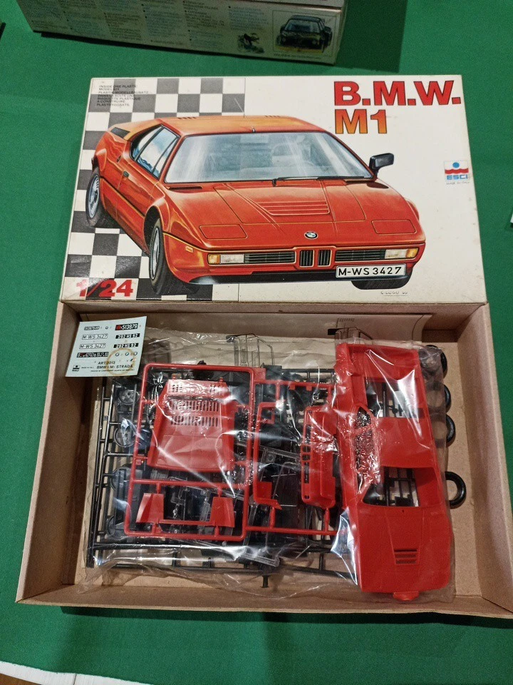 Esci 1:24 BMW M1 - Immagine 1 di 1