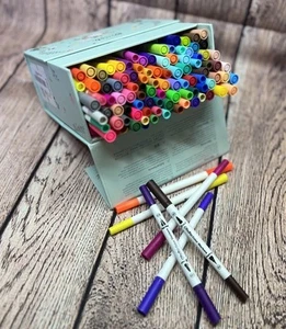 100 Colouring Pens Dual Tip Brush Fineliner Art Markers Felt Tip Pens Case Set - Picture 1 of 18