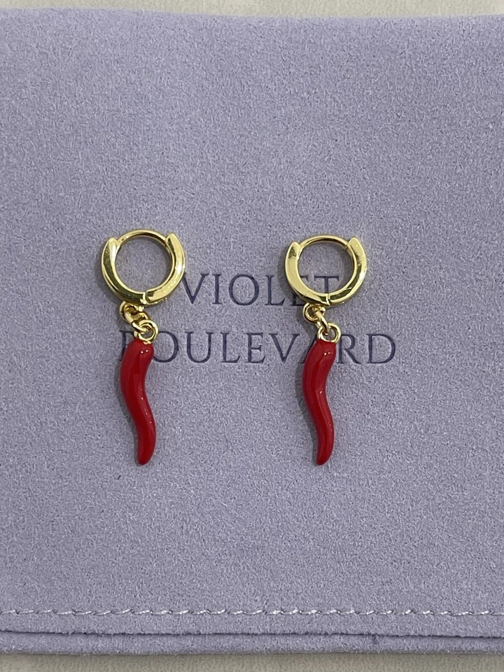 Pendientes colgantes de aro de esmalte de chile rojo rellenos de oro amarillo Foto 1 de 4
