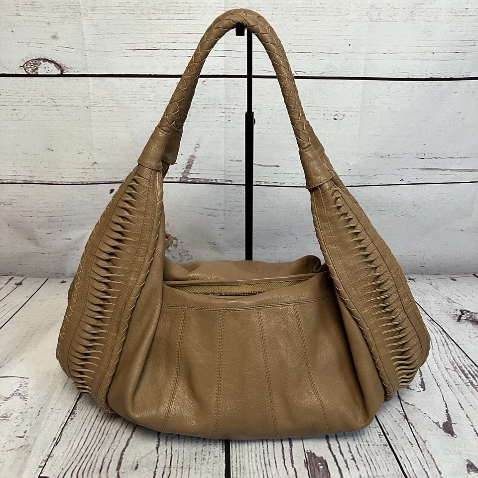 Hobo de gran tamaño de cuero artesanal Clever Carriage Company St. Tropez Foto 1 de 4