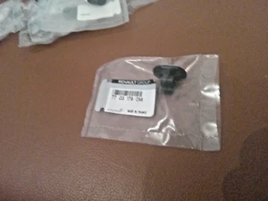 GENUINE Vauxhall Vivaro Renault Trafic Bonnet Stay Retaining Clip New - Picture 1 of 1