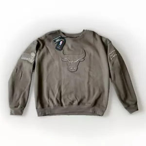 Pro Standard Chicago Bulls Neutral Crewneck Sweatshirt - NWT - Size Large - Picture 1 of 7