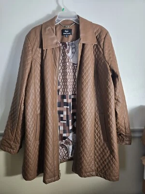 Abrigo Dennis by Dennis Basso. Cuero sintético acolchado. Talla XL, hallazgo raro Foto 1 de 4