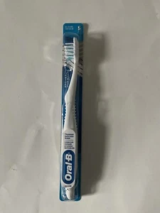 Oral B PRO HEALTH Soft Toothbrush - Picture 1 of 2