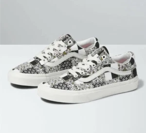 VANS OLD SKOOL Patchwork Floral Canvas Low Top Sneakers Women's Size VN0A38G19FY - Picture 1 of 7
