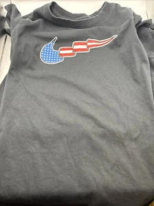 Nike Sportswear Boys Americana USA Flag Swoosh TShirt Black CV2138 010 - Picture 1 of 5