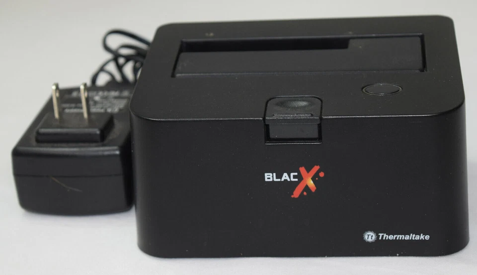 Thermaltake BlacX N0028USU 2.5” 3.5” USB 2.0 Hard Drive Docking Station - Image 1 of 4