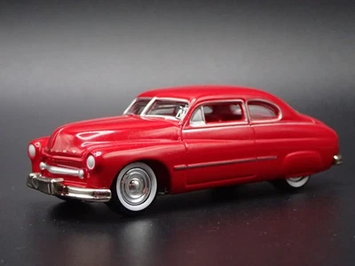 1949 49 Mercury Merc Coupé Rosso 1:64 Scala da Collezione Diorama Modellino Car - Immagine 1 di 4