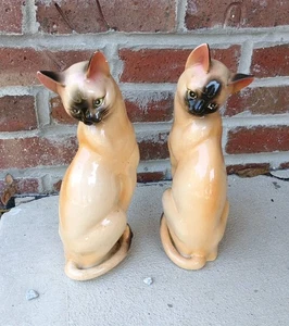 Vintage Set Of 2 Siamese Cats Figurines 10.5" In Tall Yellow Eyes - Picture 1 of 8