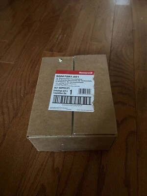 12 Pack of Thermostat Cover plates (FocusPRO TH5110) Honeywell SKU: 50007297-001 - Image 1 of 3