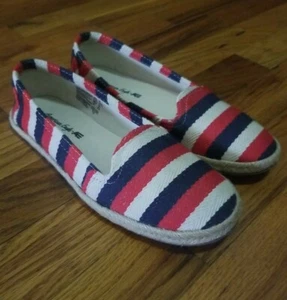 Alpargatas American Eagle Outfitters para mujer talla 6 sin cordones EE. UU. rojo blanco azul - Imagen 1 de 9