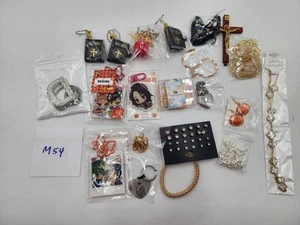 Crafters Lot Miscellaneous Jewelry Items & More - Picture 1 of 8