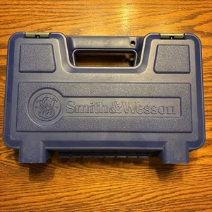 Smith and Wesson M&P 40 Blue Hard Plastic Case With Lock, Straps And Manual - Picture 1 of 5