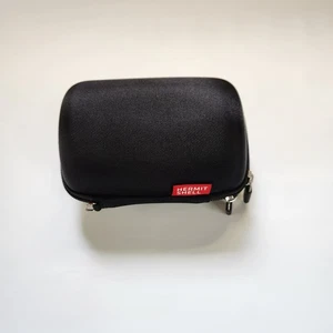 Einsiedler Shell klein schwarz mit Trennwand Hart Reißverschluss Etui  - Bild 1 von 10