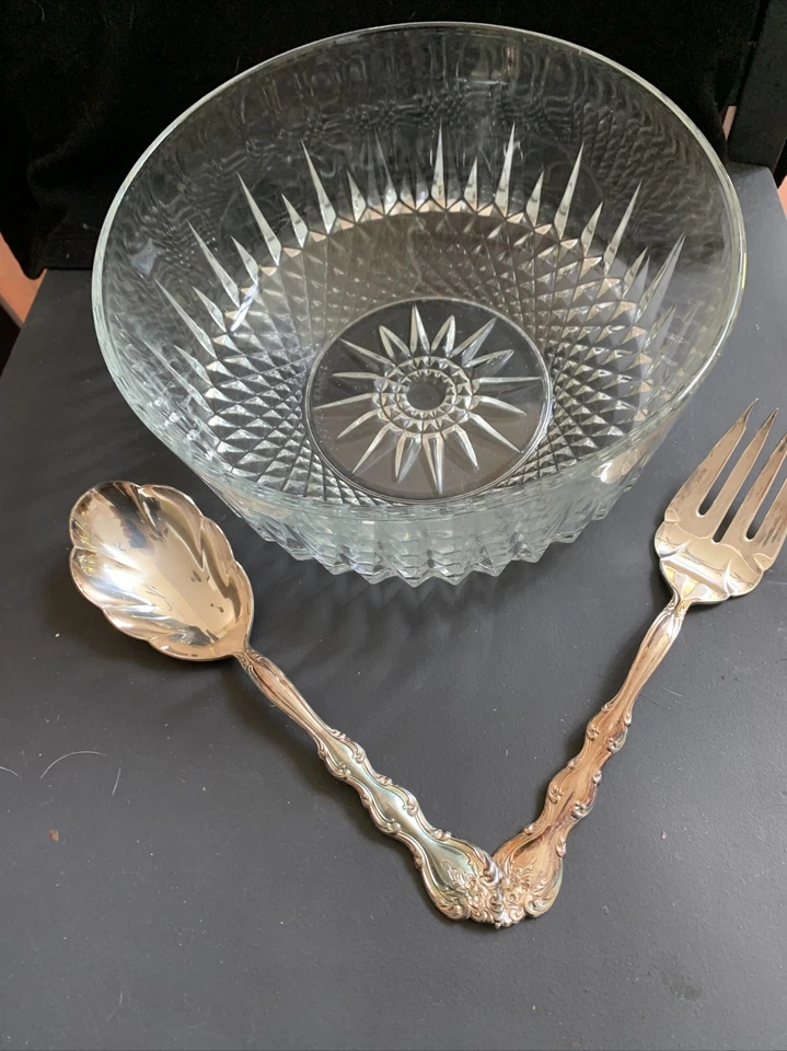 Ensaladera cristalina International Silver Co de colección con cuchara de acero inoxidable y caja Foto 1 de 4