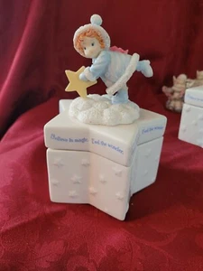 HALLMARK SPOONFUL OF STARS CATCH A STAR BELIEVE IN MAGIC FEEL THE WONDER TRINKET - Picture 1 of 6